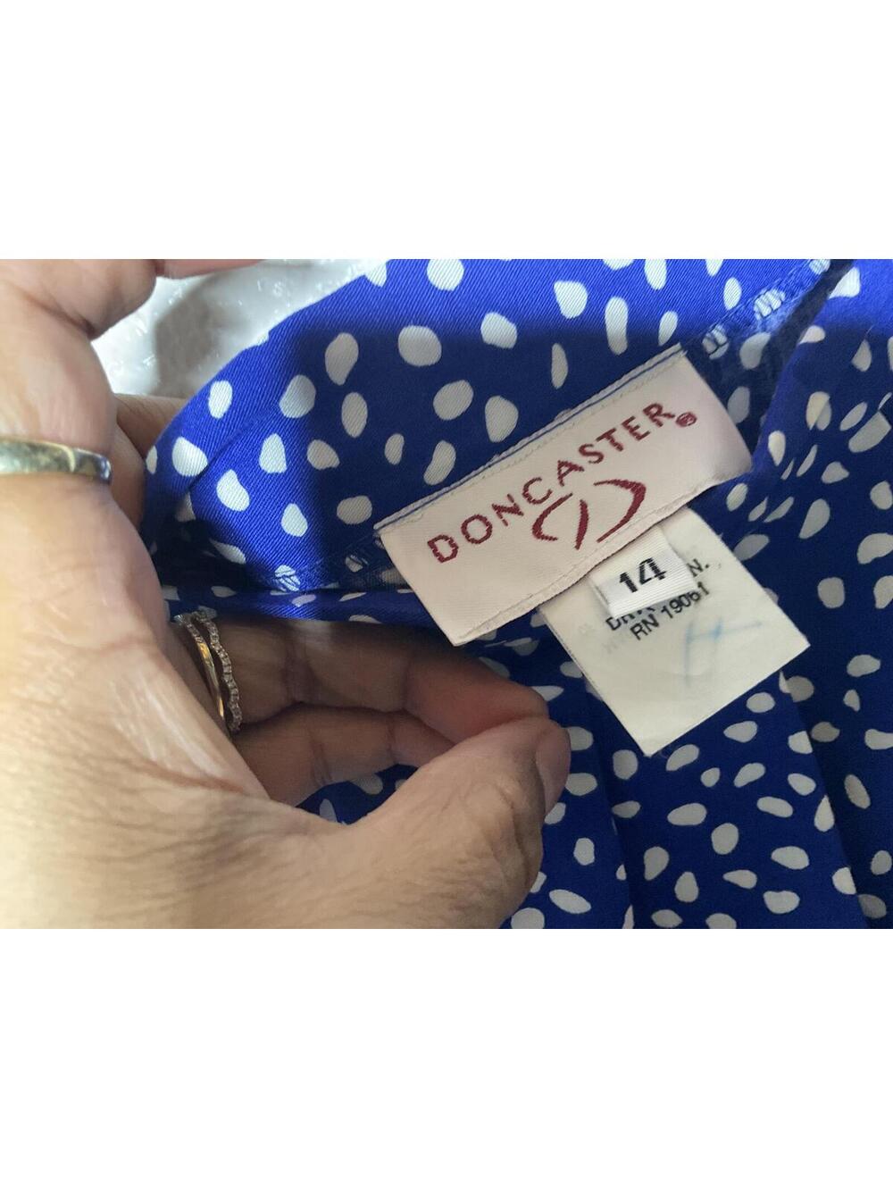 < Vintage Doncaster Blue/White Speckled Pattern Skirt Size 14 > - Picture 2 of 3